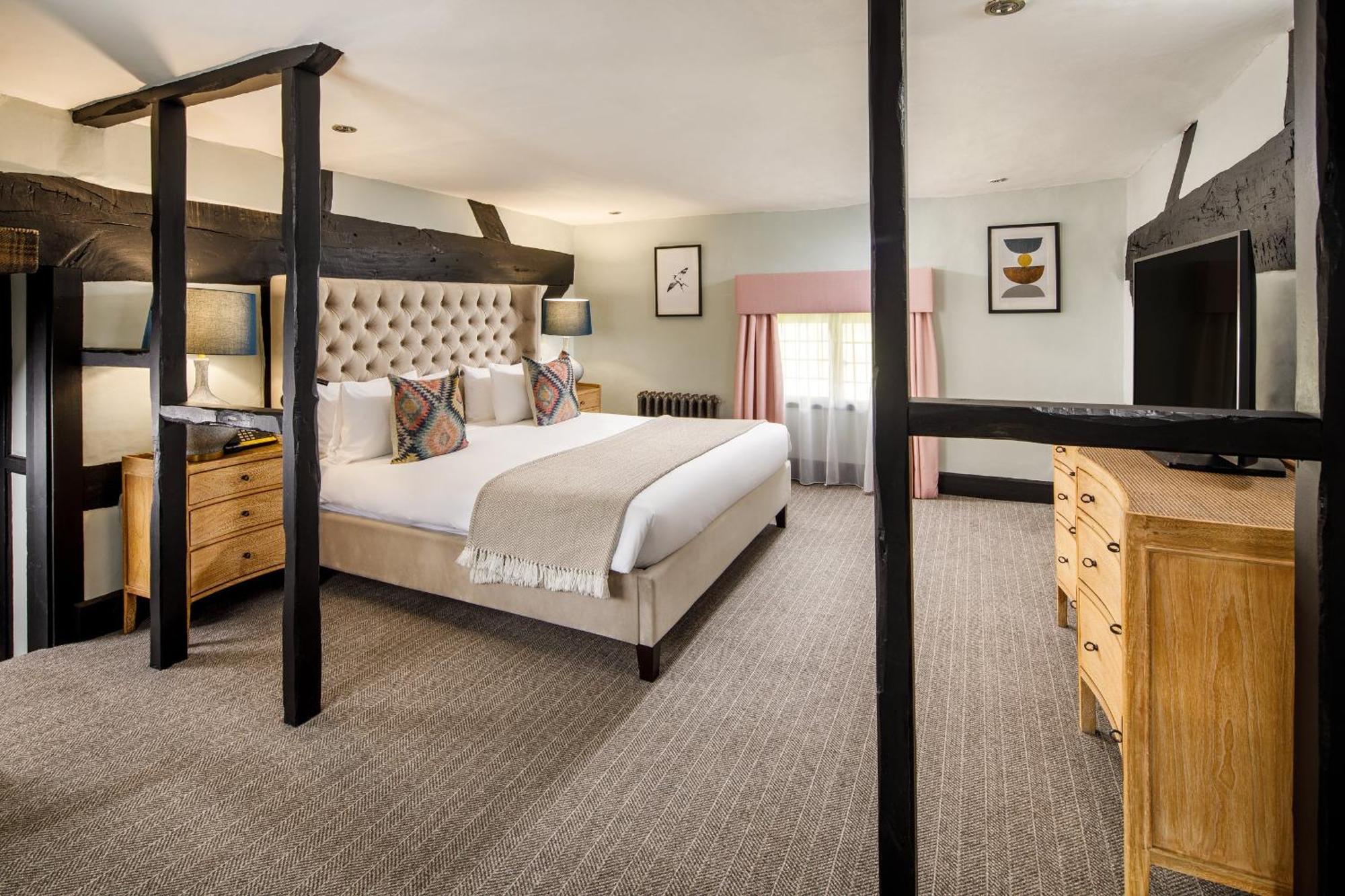 Voco Lythe Hill Hotel & Spa By Ihg Haslemere Exterior foto