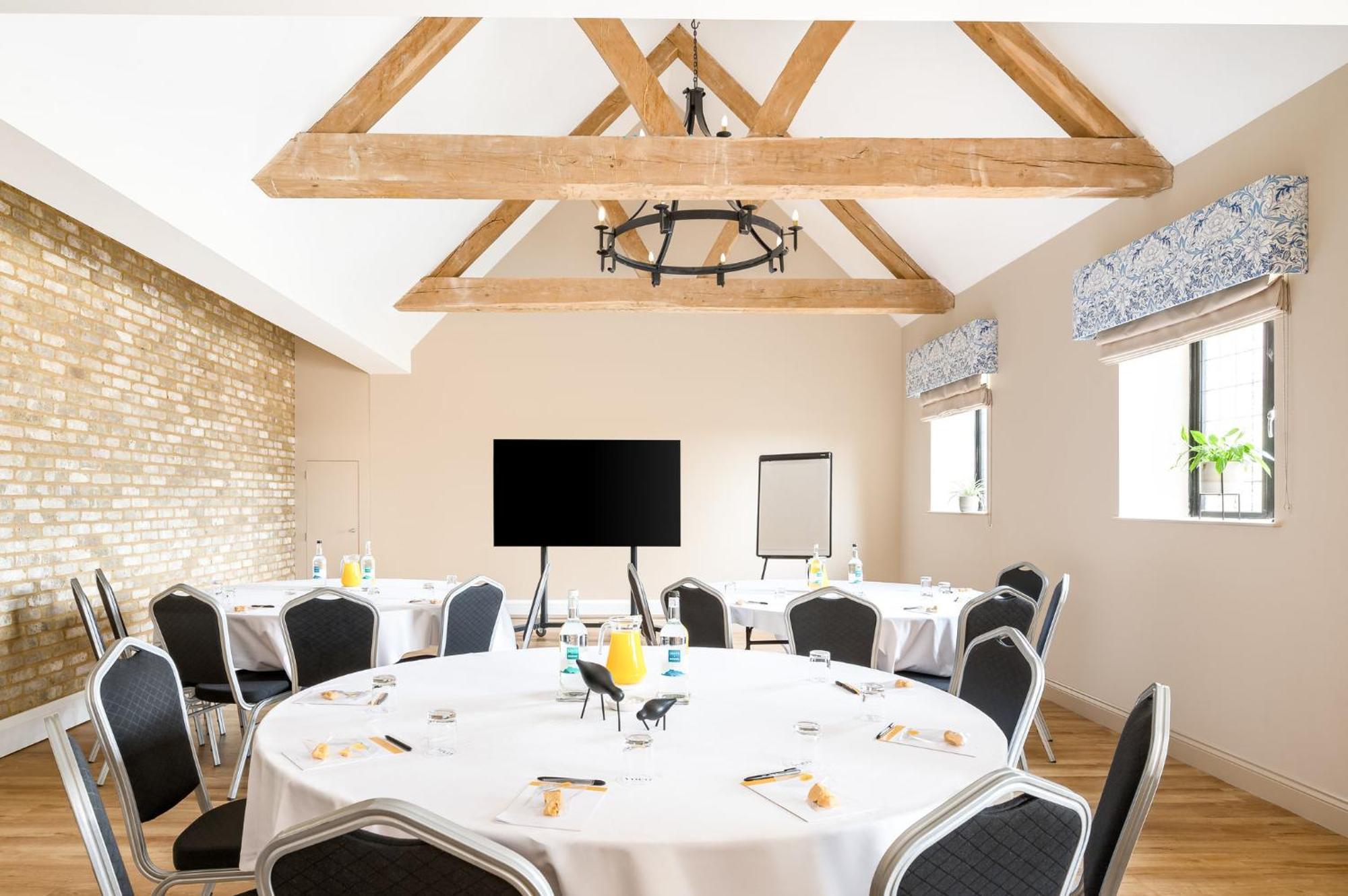 Voco Lythe Hill Hotel & Spa By Ihg Haslemere Exterior foto