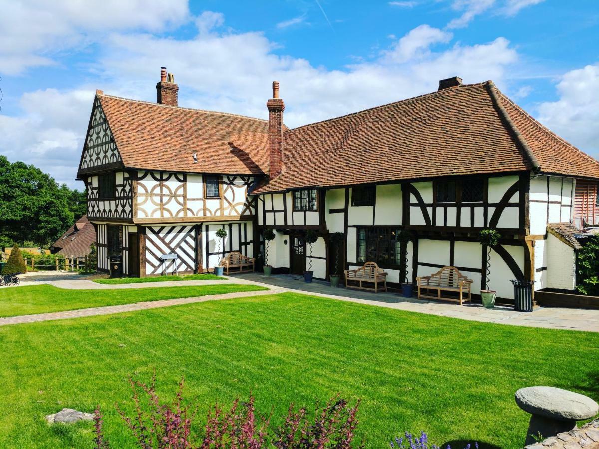 Voco Lythe Hill Hotel & Spa By Ihg Haslemere Exterior foto